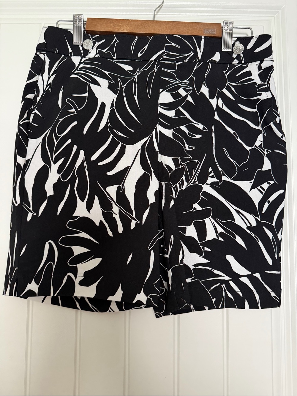 Rafaella Black & White Tropical Leaf Print Bermuda Shorts (Never Worn)